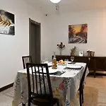 Sharon Court 4* セント・ポールズ・ベイ