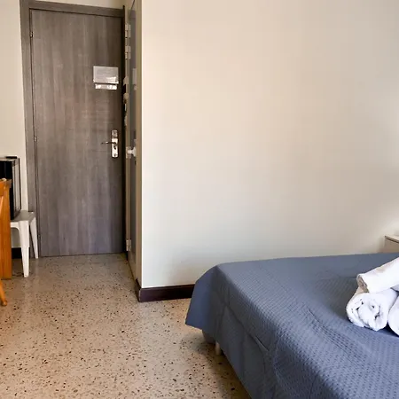 Sharon Court San Pawl il-Baħar