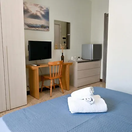 Sharon Court 3*
