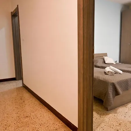 Sharon Court 3*