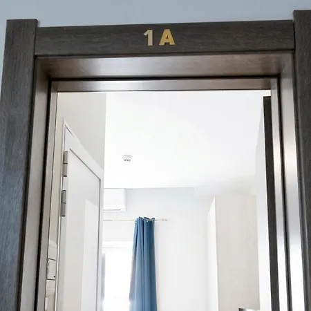 Sharon Court 3*