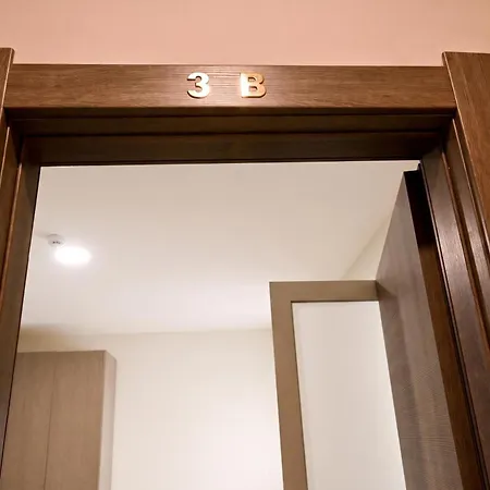 Sharon Court 3*