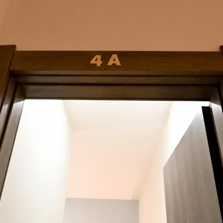 Sharon Court 4*