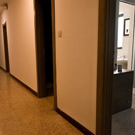 Sharon Court 4* 圣保罗湾城